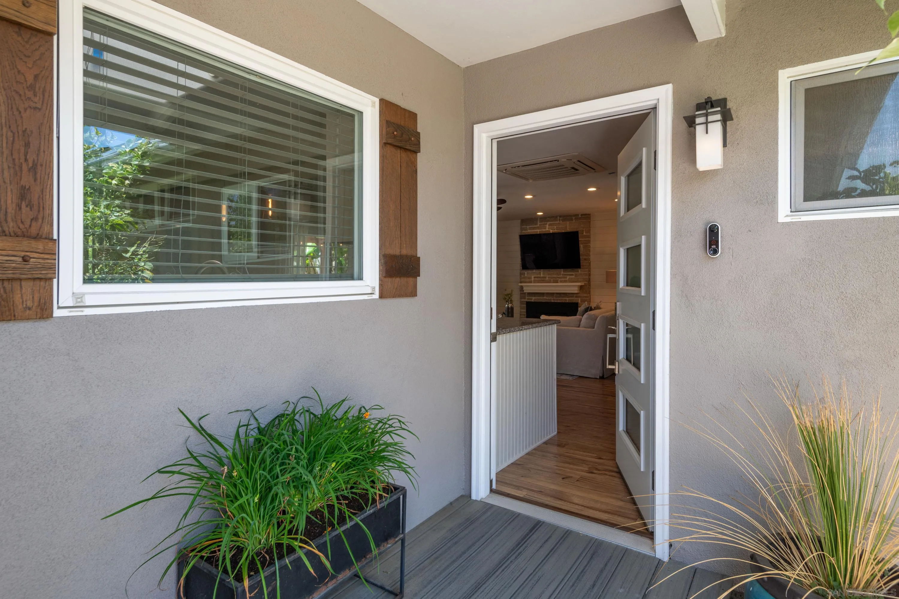 San Diego, California 92117, United States, 3 Bedrooms Bedrooms, ,2 BathroomsBathrooms,Residential,Active,160505