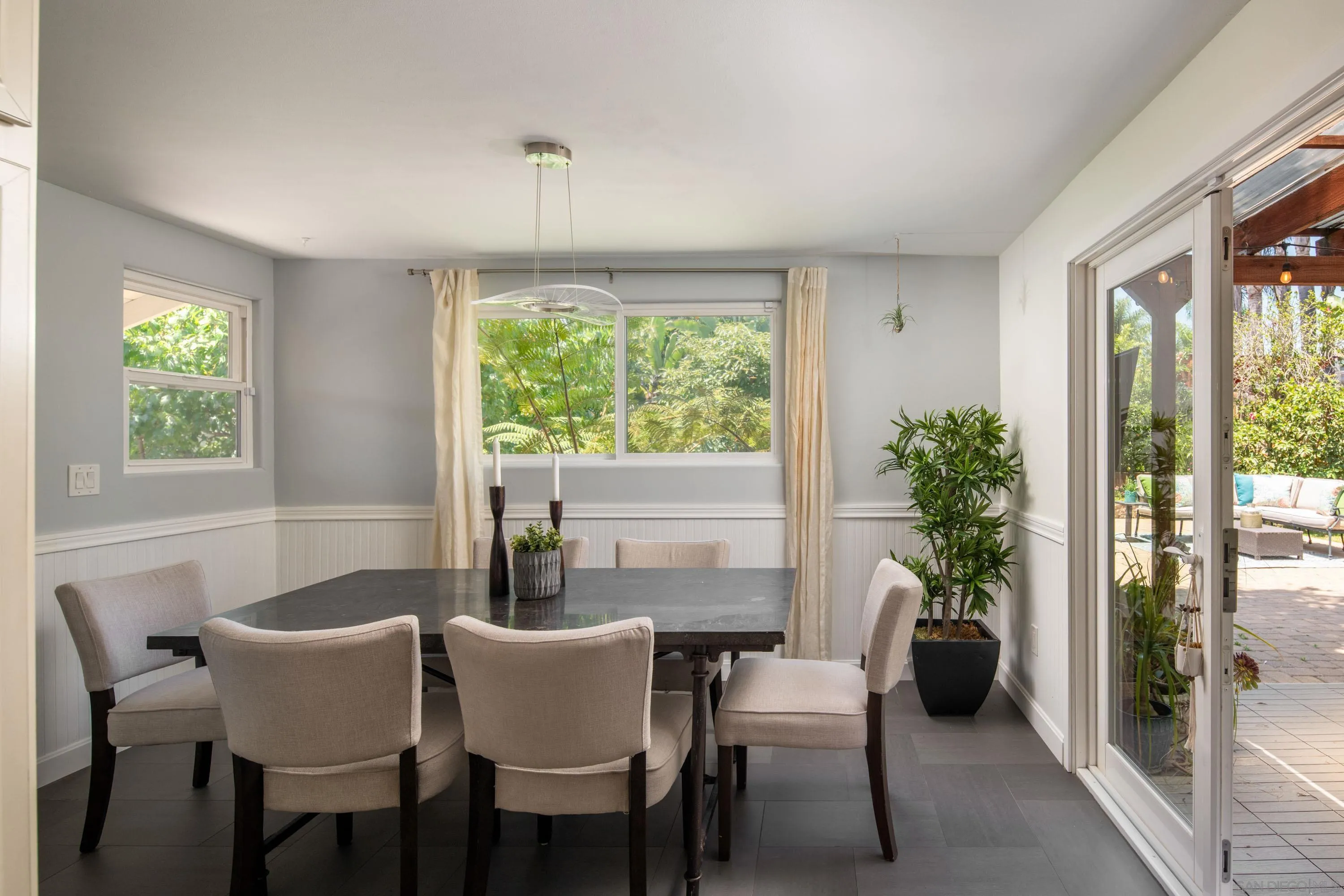 San Diego, California 92117, United States, 3 Bedrooms Bedrooms, ,2 BathroomsBathrooms,Residential,Active,160505