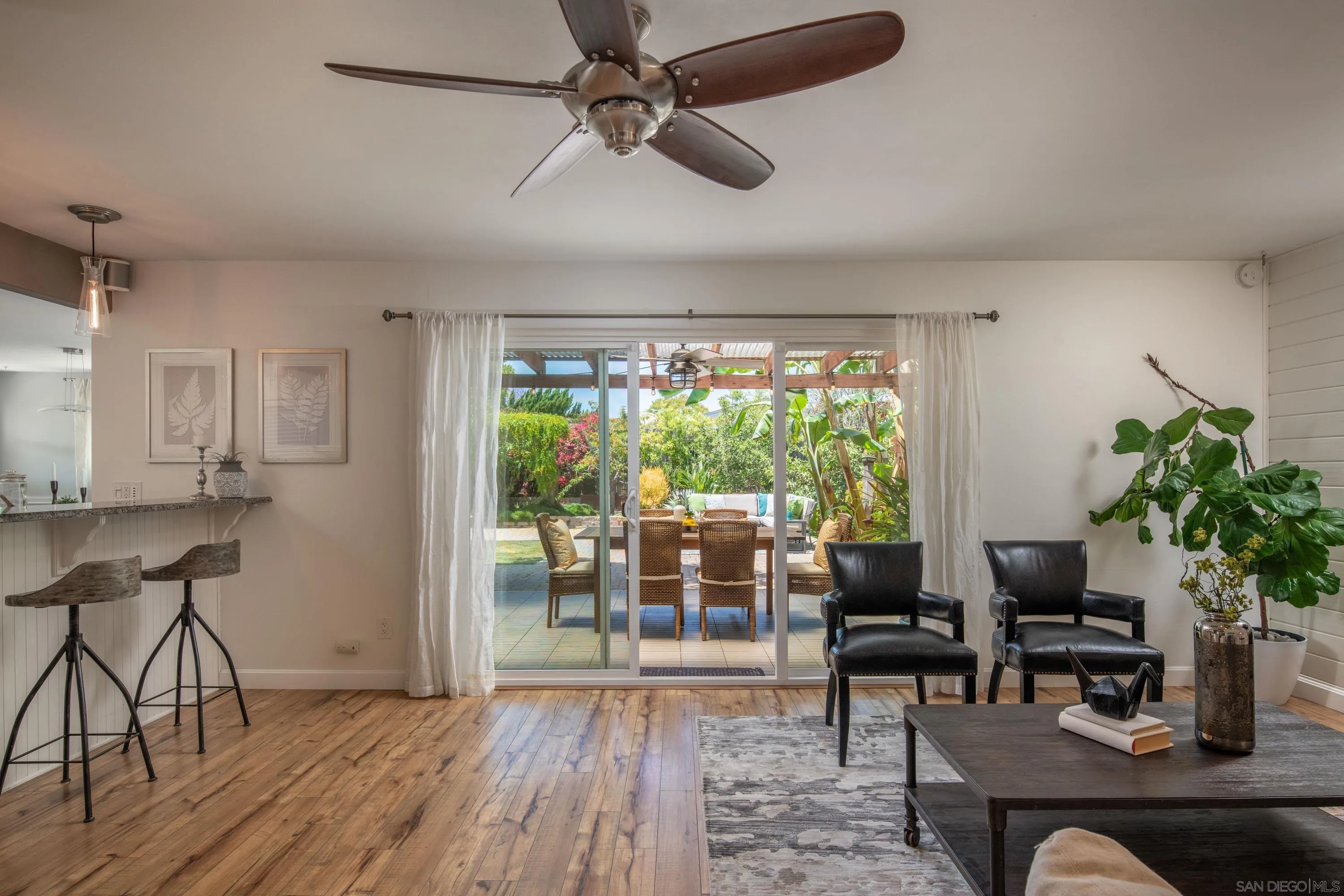 San Diego, California 92117, United States, 3 Bedrooms Bedrooms, ,2 BathroomsBathrooms,Residential,Active,160505