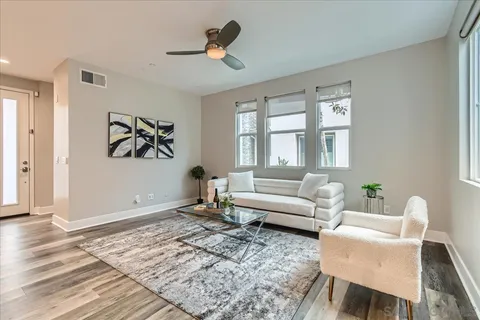MLS: 250025002