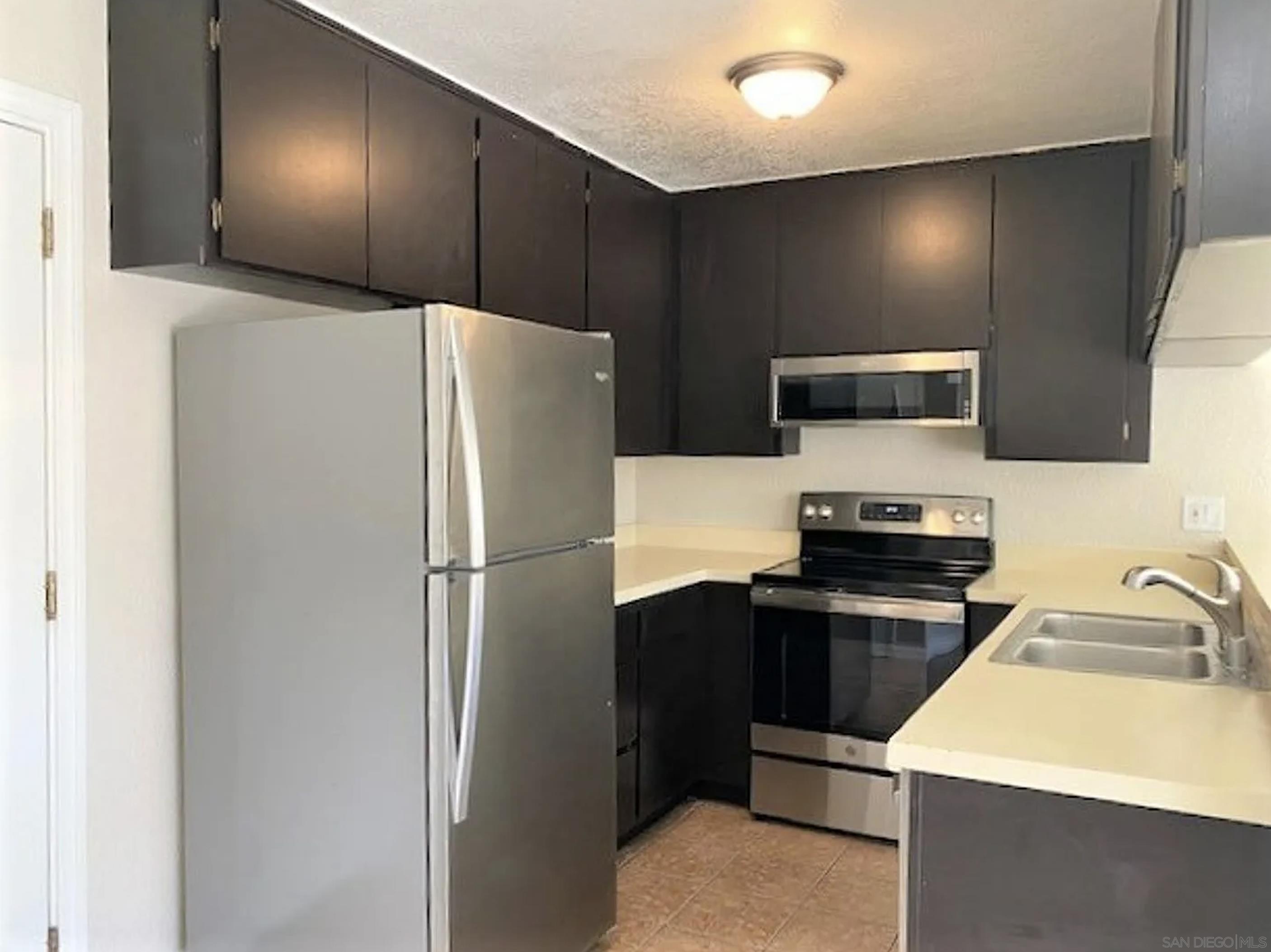 1110-14 E 2nd Ave