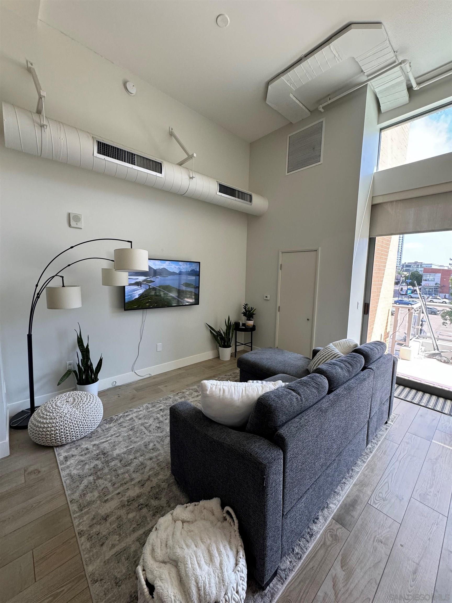 575 6Th Ave 214