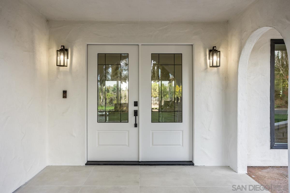 7234 Via Mariposa Sur