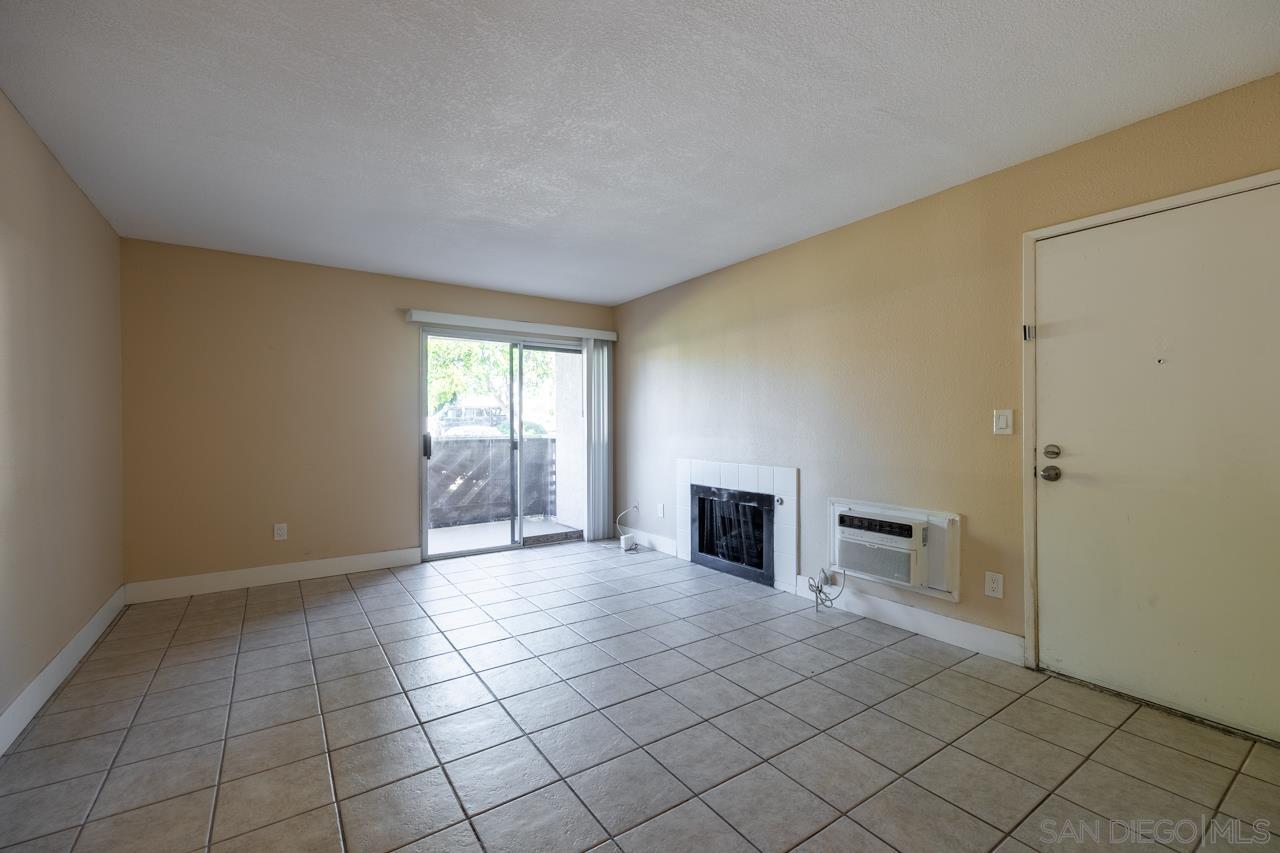 2566 WHITE OAK PLACE 1