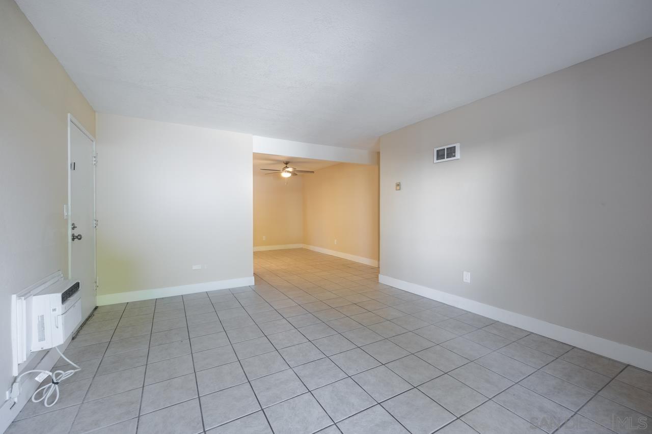 2566 WHITE OAK PLACE 1