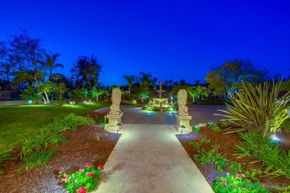 Poway, California 92064, United States, 5 Bedrooms Bedrooms, ,6 BathroomsBathrooms,Residential,Active,95044