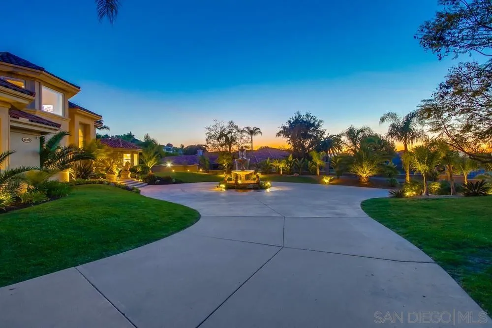 Poway, California 92064, United States, 5 Bedrooms Bedrooms, ,6 BathroomsBathrooms,Residential,Active,95044