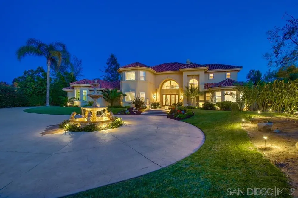 Poway, California 92064, United States, 5 Bedrooms Bedrooms, ,6 BathroomsBathrooms,Residential,Active,95044