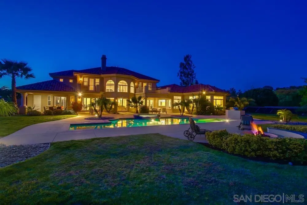 Poway, California 92064, United States, 5 Bedrooms Bedrooms, ,6 BathroomsBathrooms,Residential,Active,95044