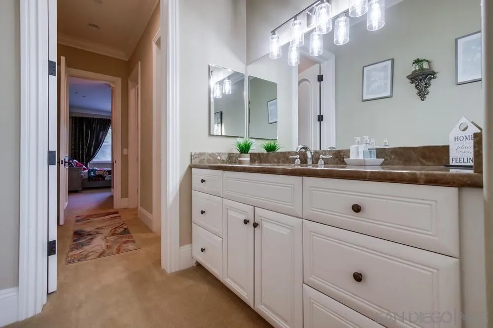 Poway, California 92064, United States, 5 Bedrooms Bedrooms, ,6 BathroomsBathrooms,Residential,Active,95044