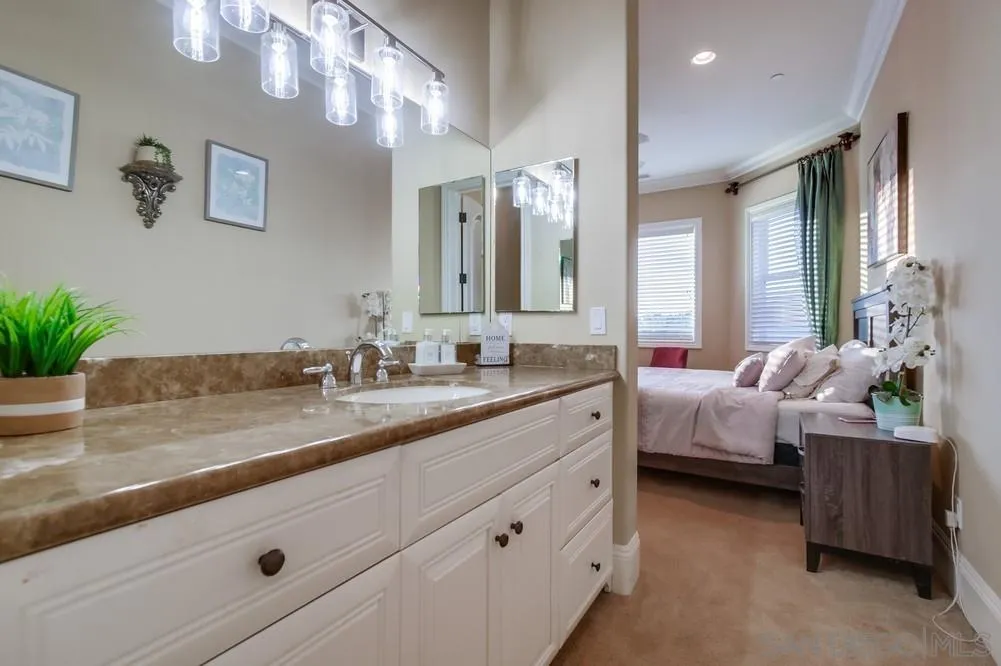 Poway, California 92064, United States, 5 Bedrooms Bedrooms, ,6 BathroomsBathrooms,Residential,Active,95044