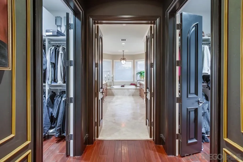 Poway, California 92064, United States, 5 Bedrooms Bedrooms, ,6 BathroomsBathrooms,Residential,Active,95044