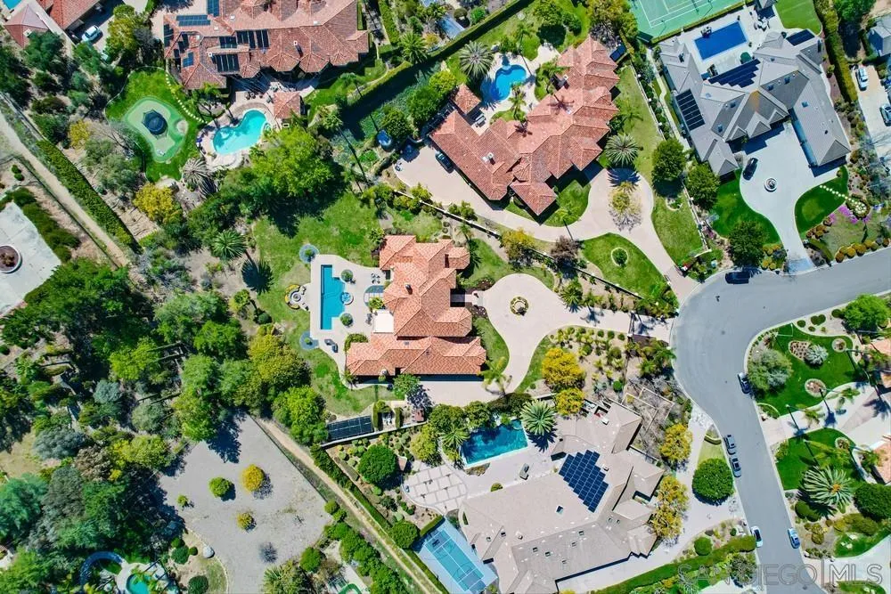 Poway, California 92064, United States, 5 Bedrooms Bedrooms, ,6 BathroomsBathrooms,Residential,Active,95044