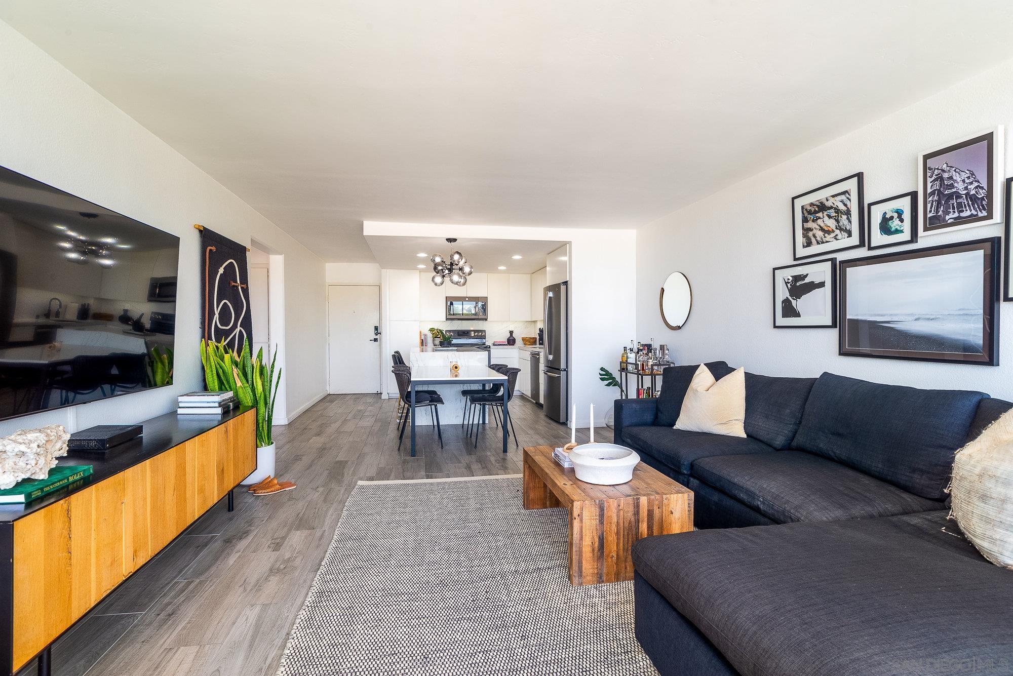 4944 Cass St. 609