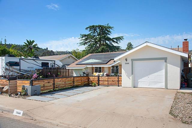 1944 Lorri Way