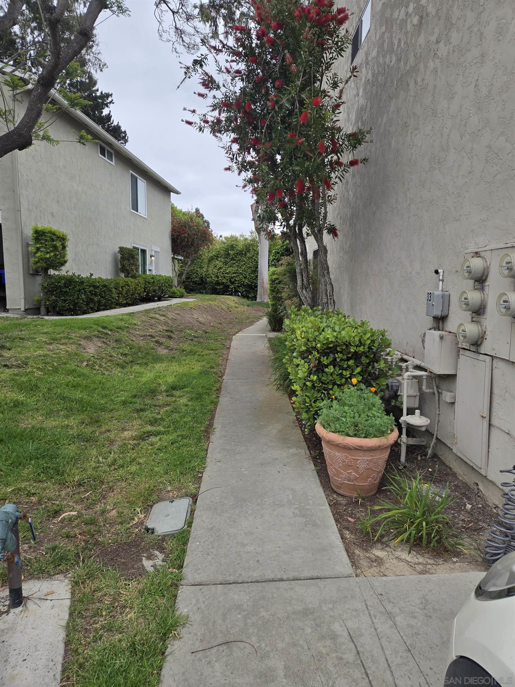 7833 Camino Huerta