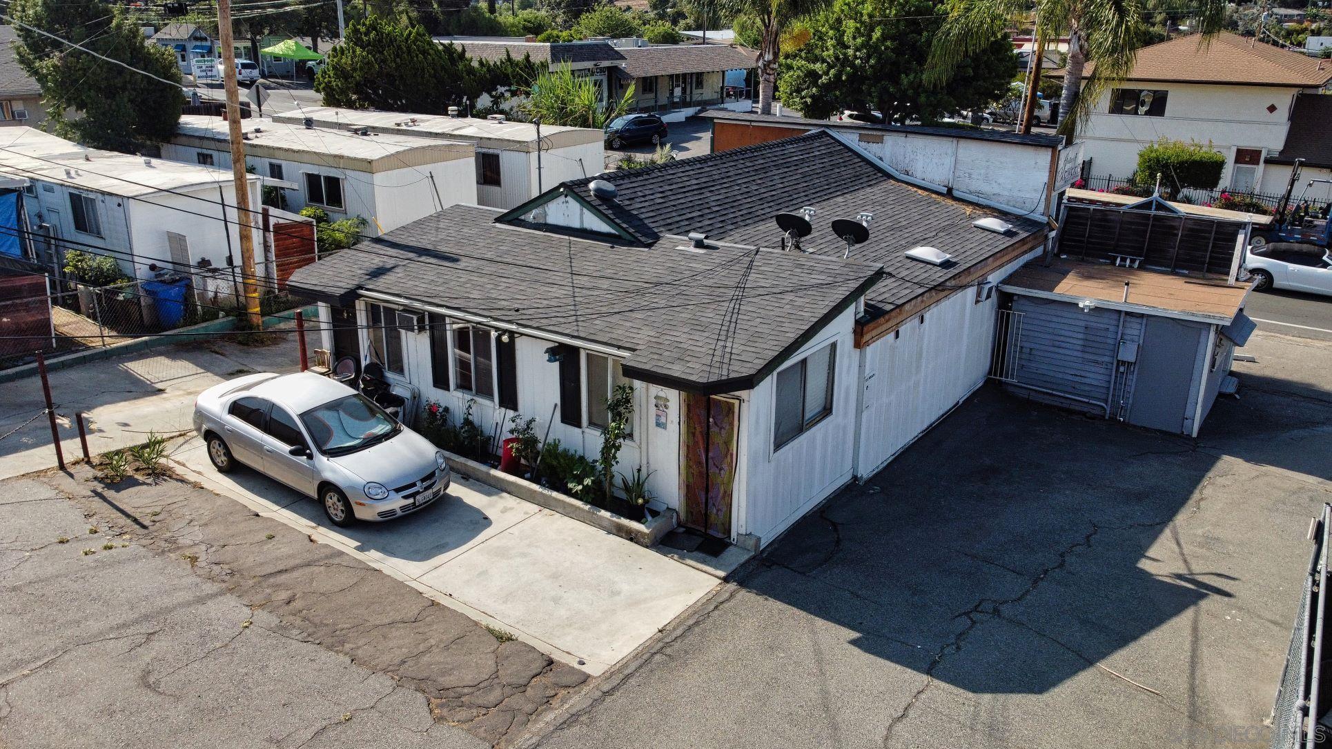 216 E Mission Rd
