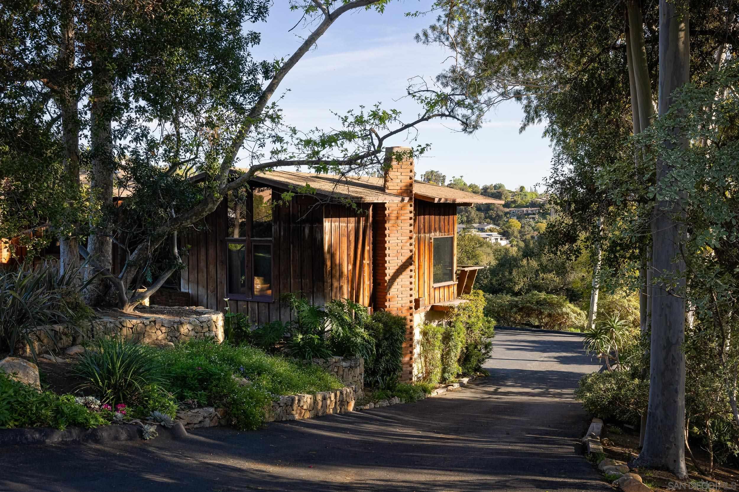 2411 Canyon Road