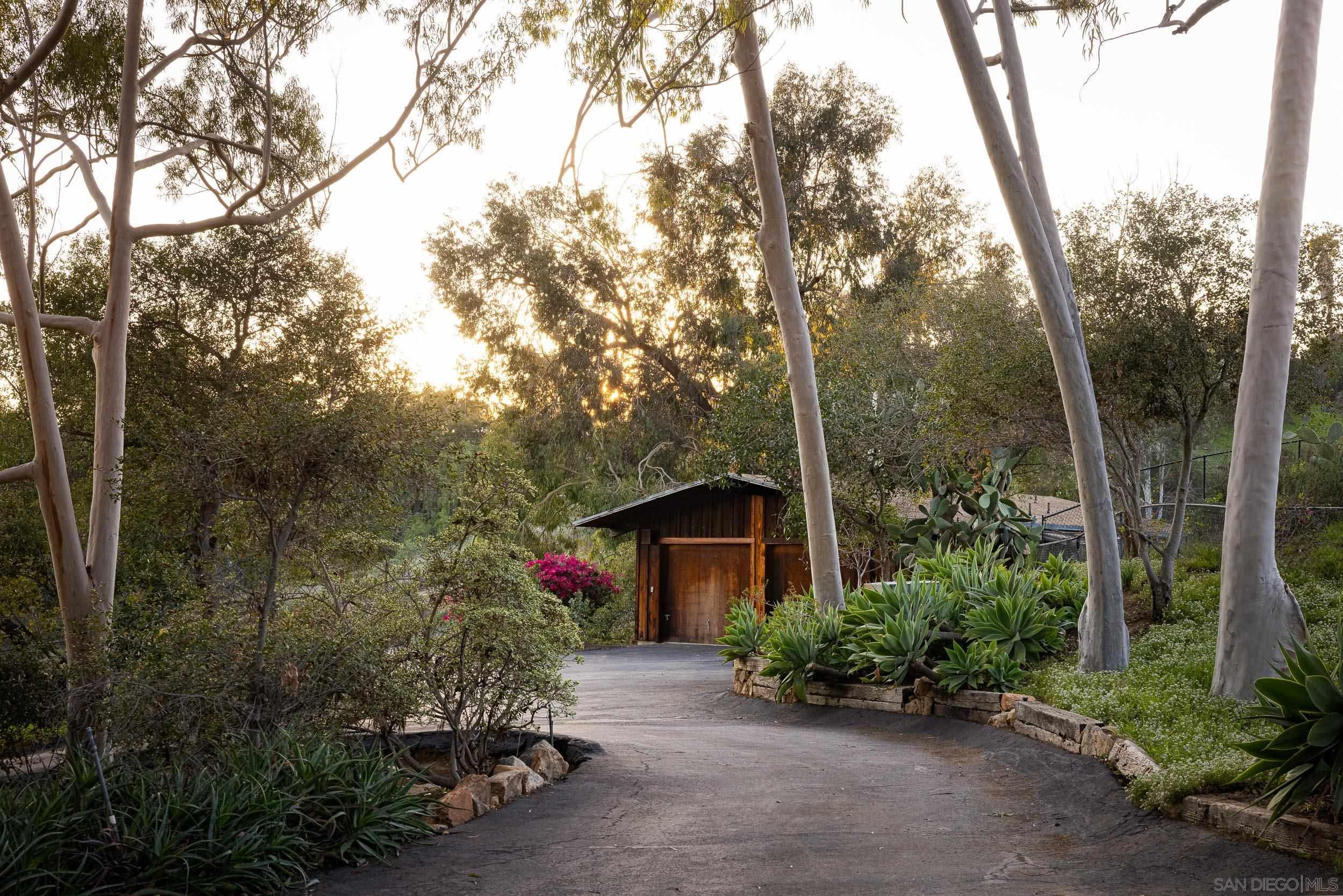 2411 Canyon Road