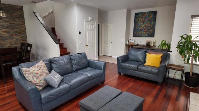 6253 Avenida de las Vistas