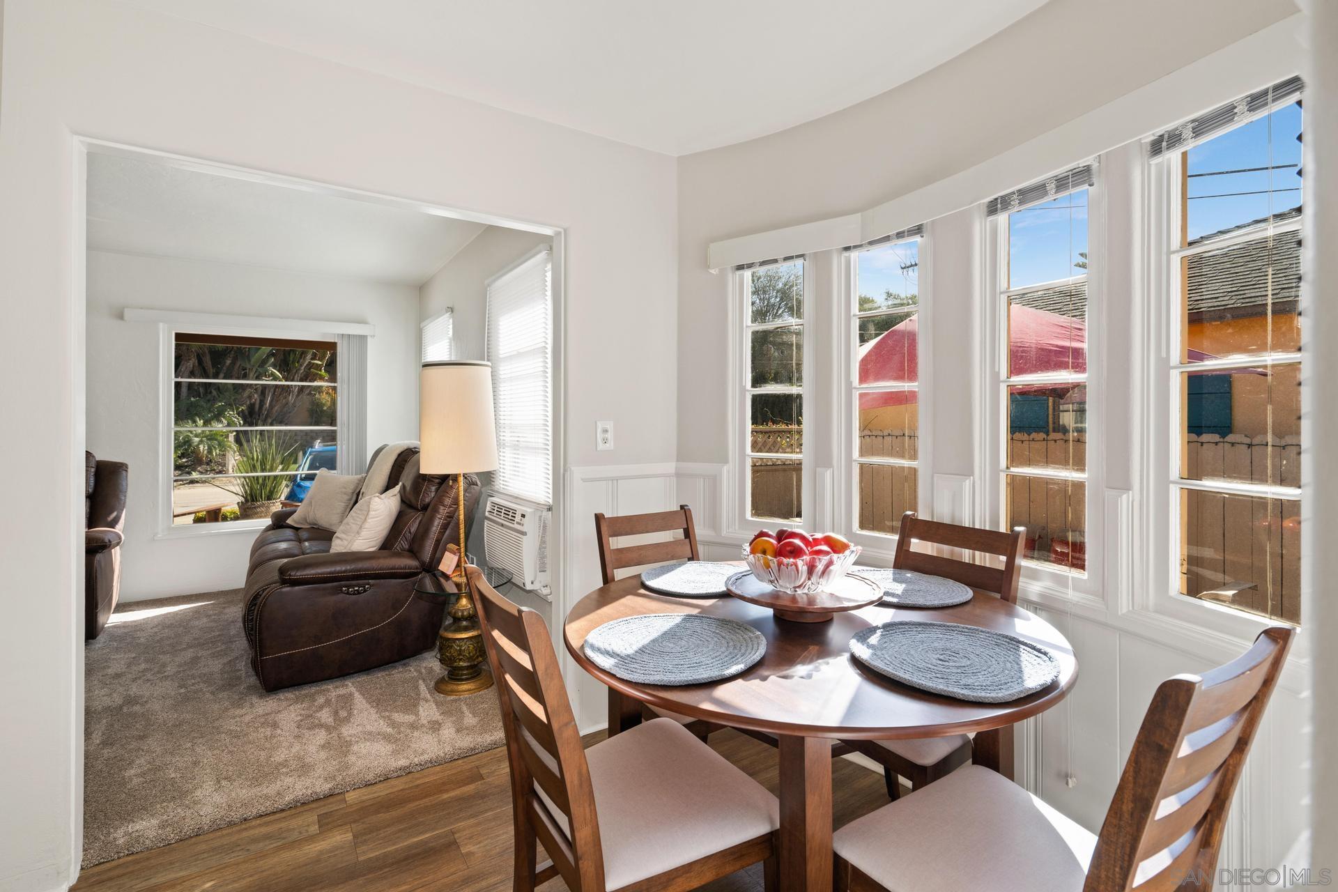 610-12 W Maple Street