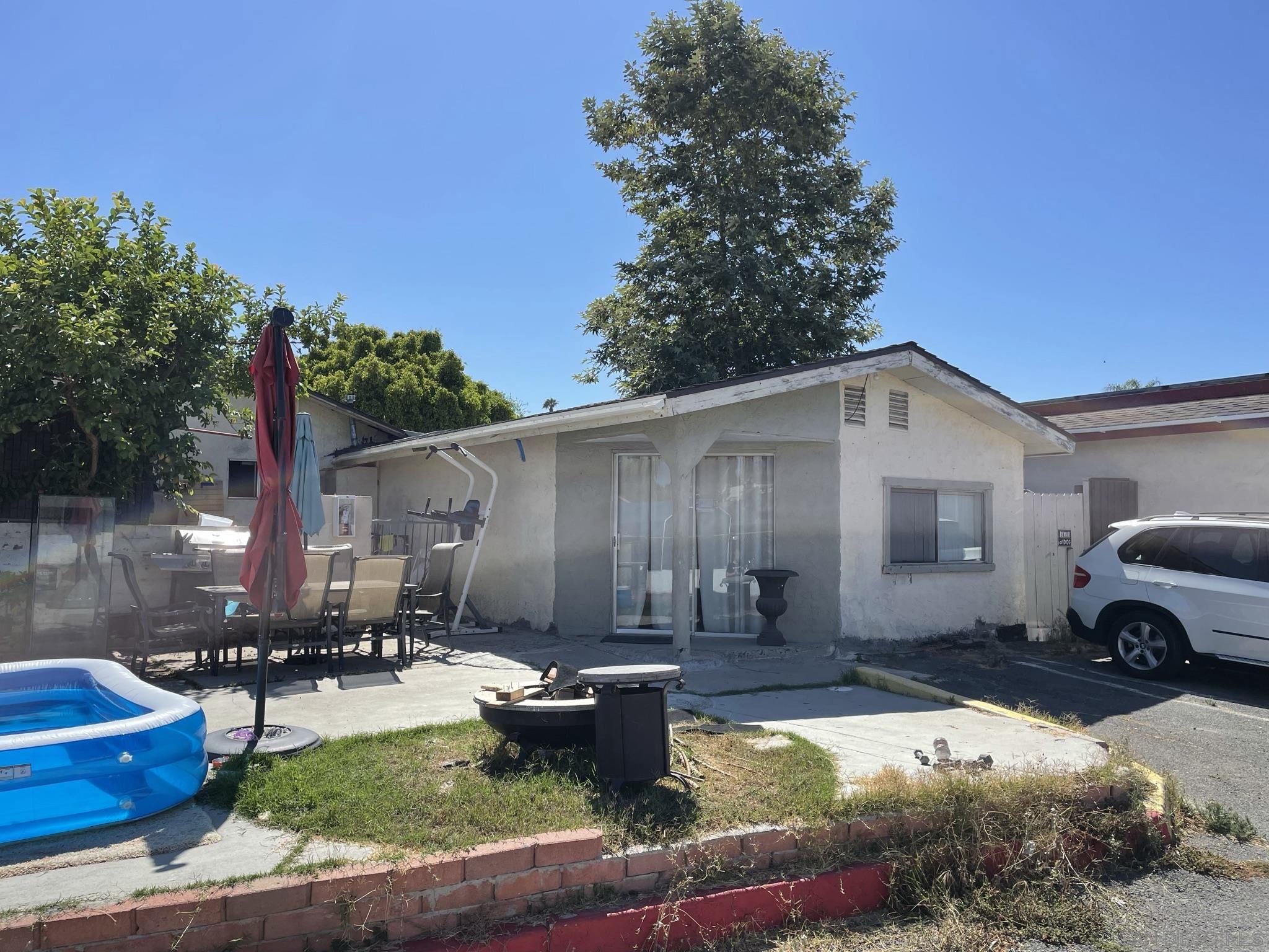 468-72 W Los Angeles Dr.