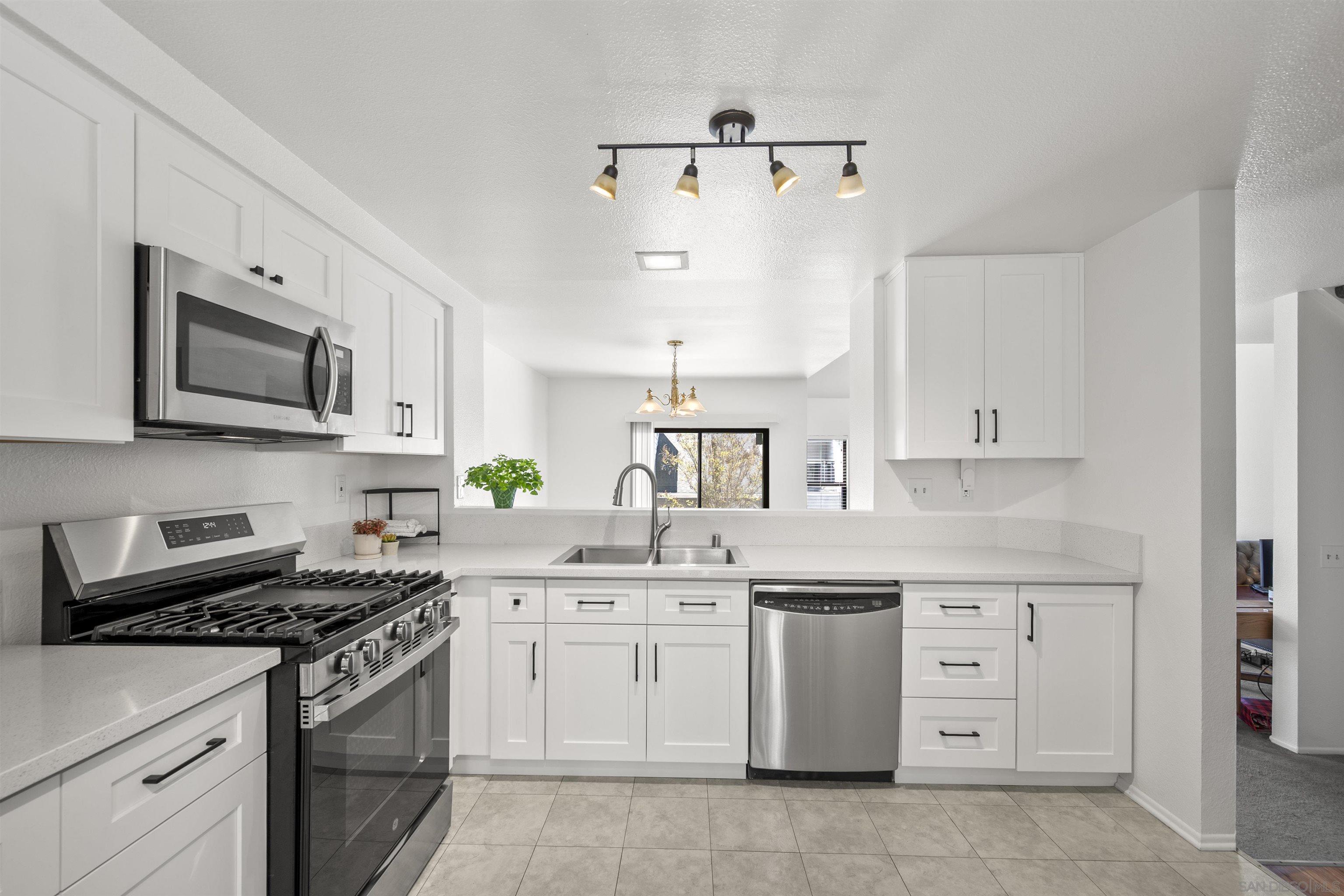 11061 Scripps Ranch