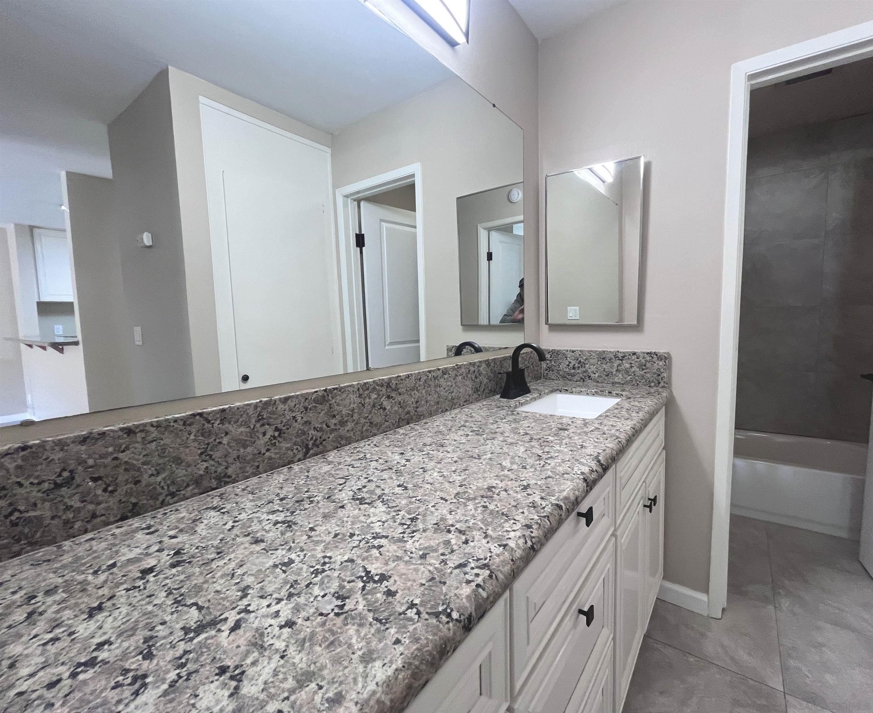 3030  Suncrest Dr  121