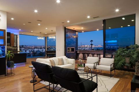 3228  Carleton St San Diego CA 92106