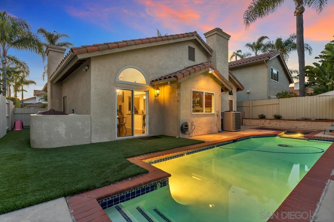 1956 Casablanca Ct