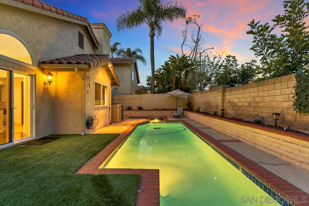 1956 Casablanca Ct