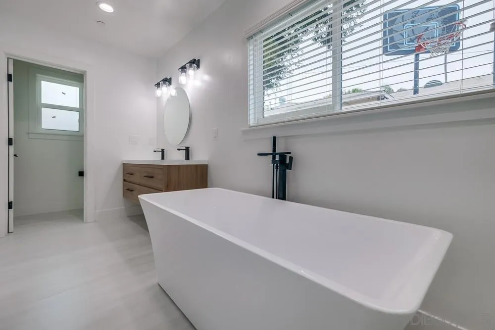 Los Angeles, California 90064, United States, 6 Bedrooms Bedrooms, ,4 BathroomsBathrooms,Residential,Active,13637