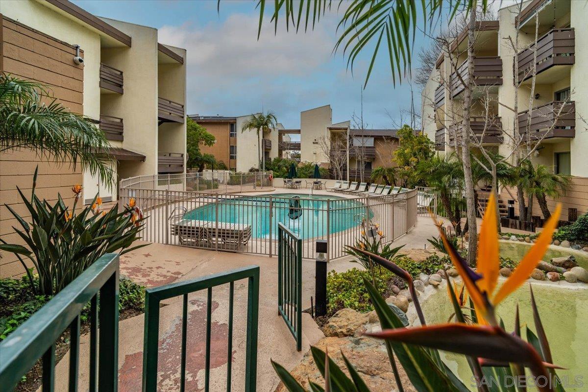 1621 Hotel Circle S E125