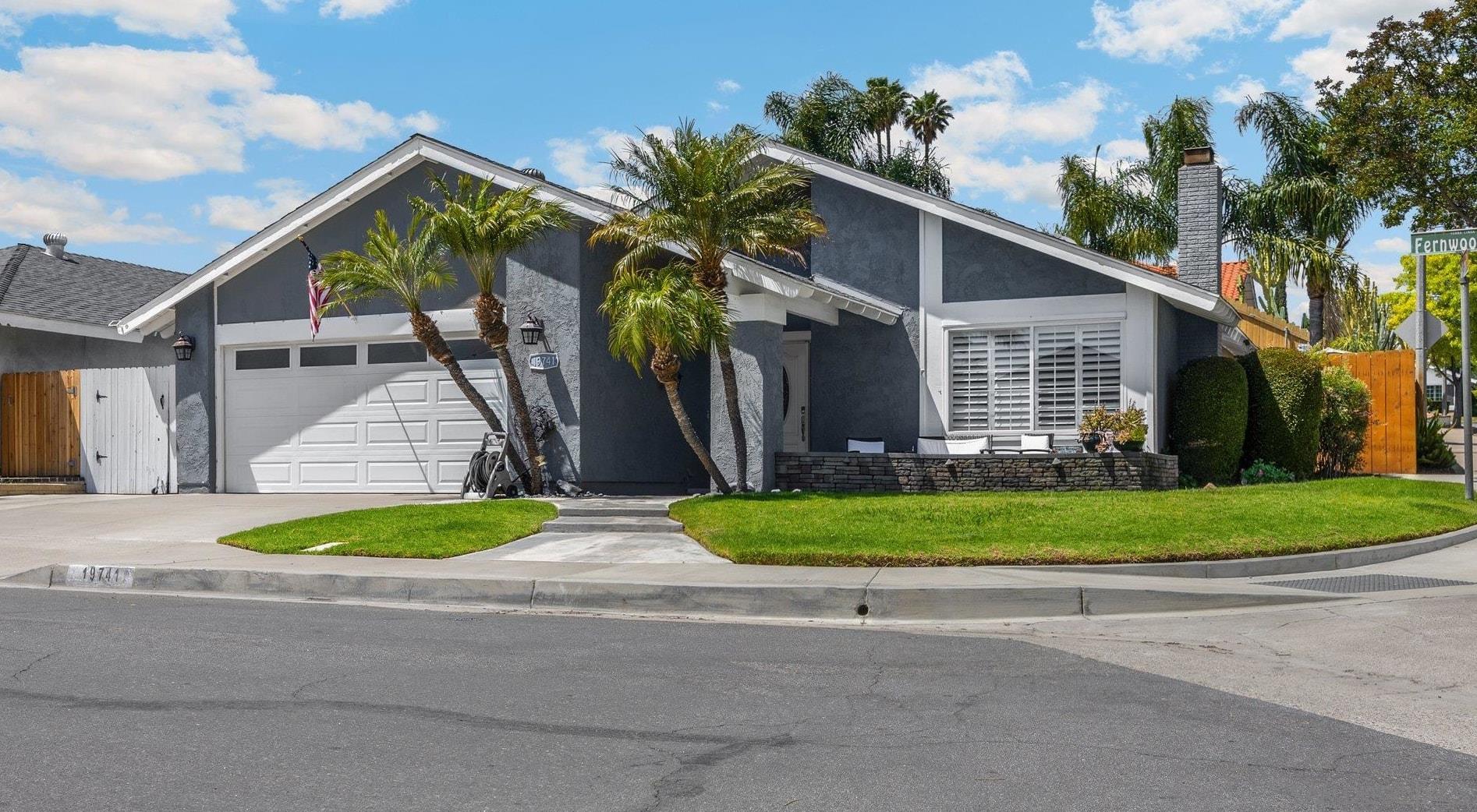 19741 Fernwood Plaza