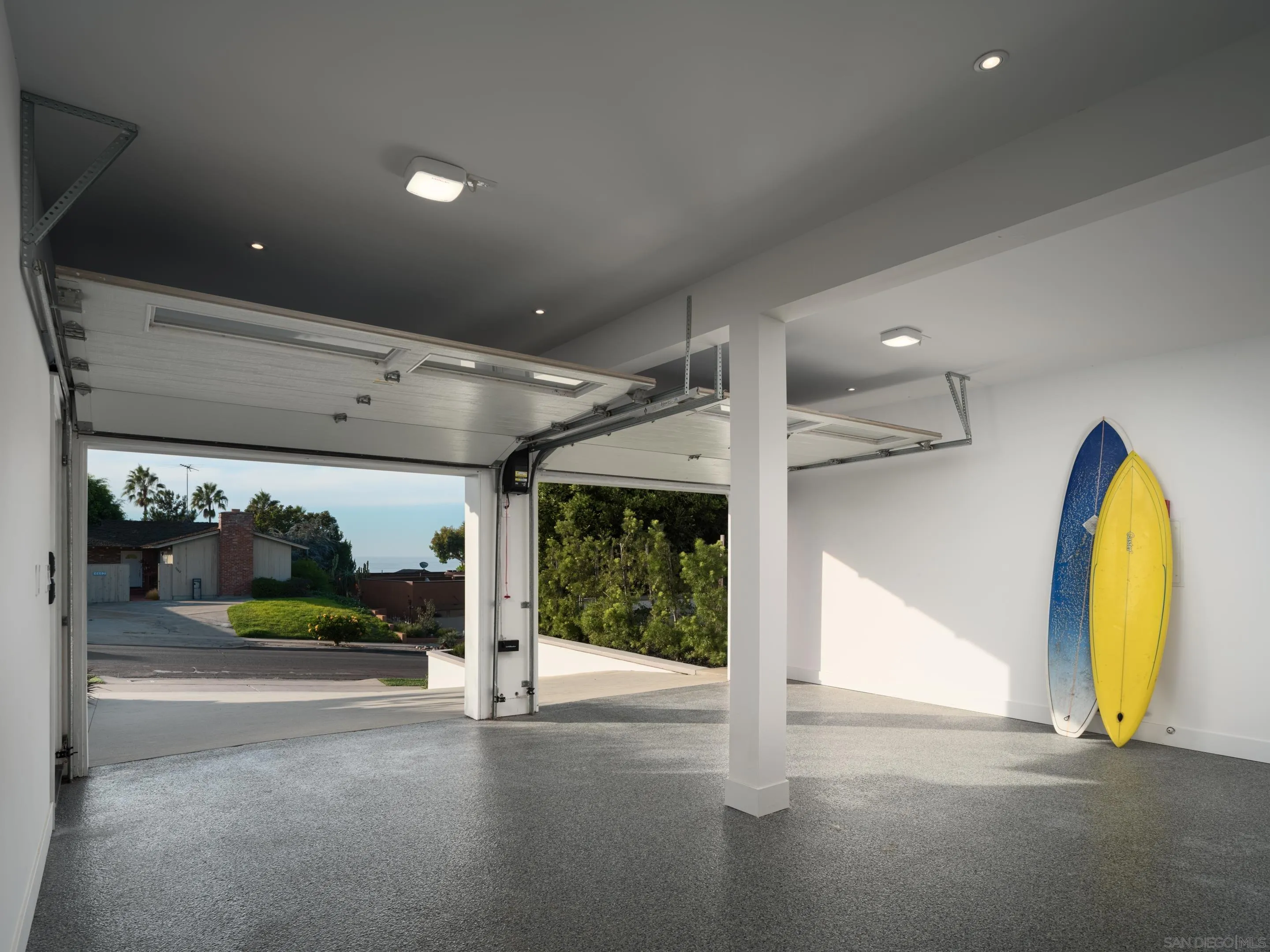 La Jolla, California 92037, United States, 6 Bedrooms Bedrooms, ,7 BathroomsBathrooms,Residential,Pending,36636