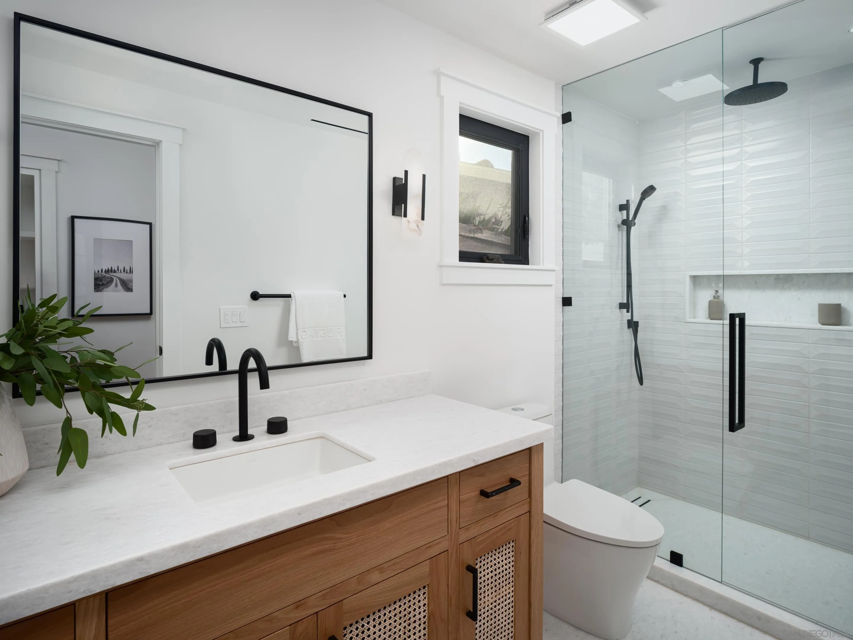 La Jolla, California 92037, United States, 6 Bedrooms Bedrooms, ,7 BathroomsBathrooms,Residential,Pending,36636