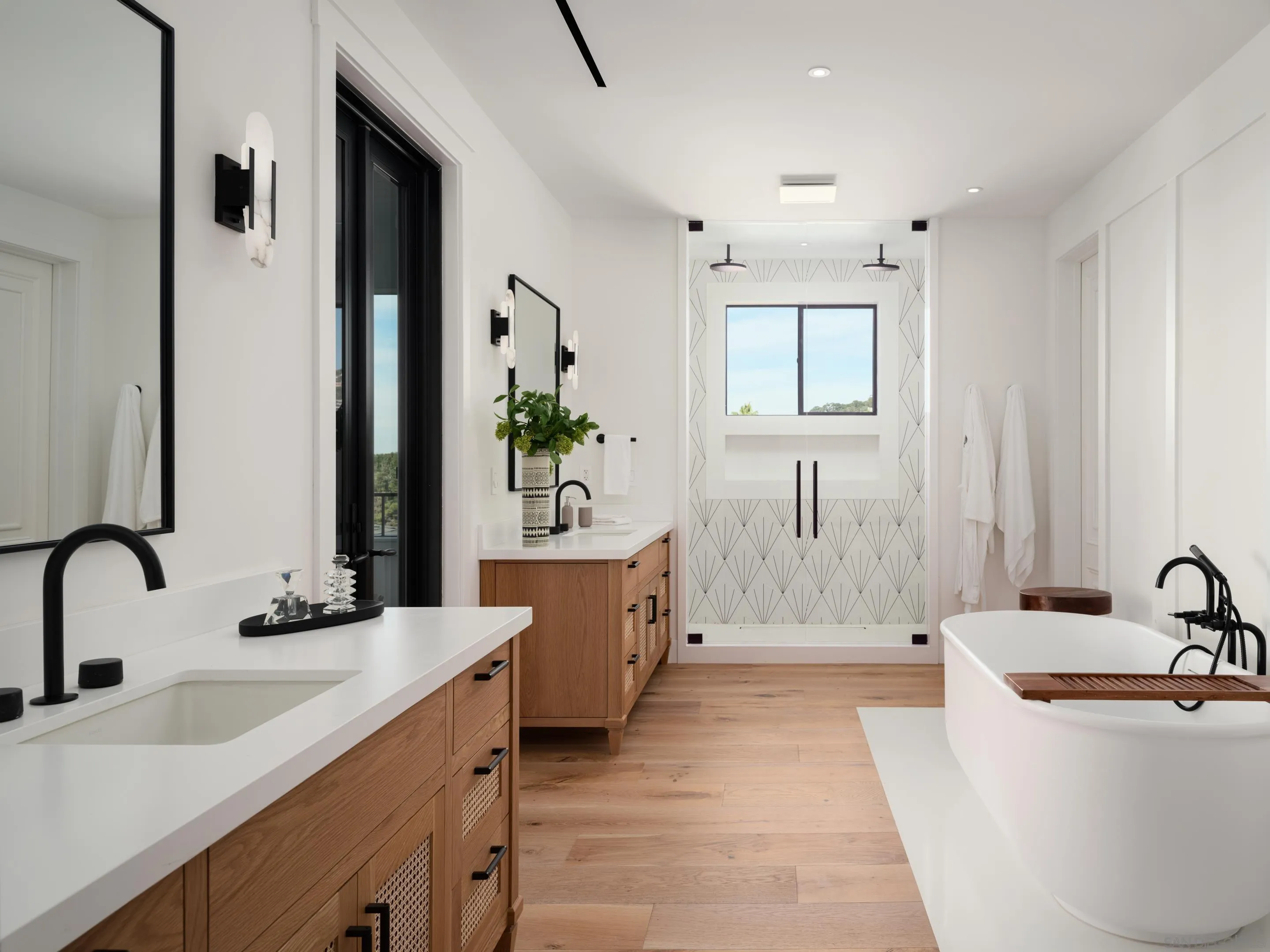 La Jolla, California 92037, United States, 6 Bedrooms Bedrooms, ,7 BathroomsBathrooms,Residential,Pending,36636