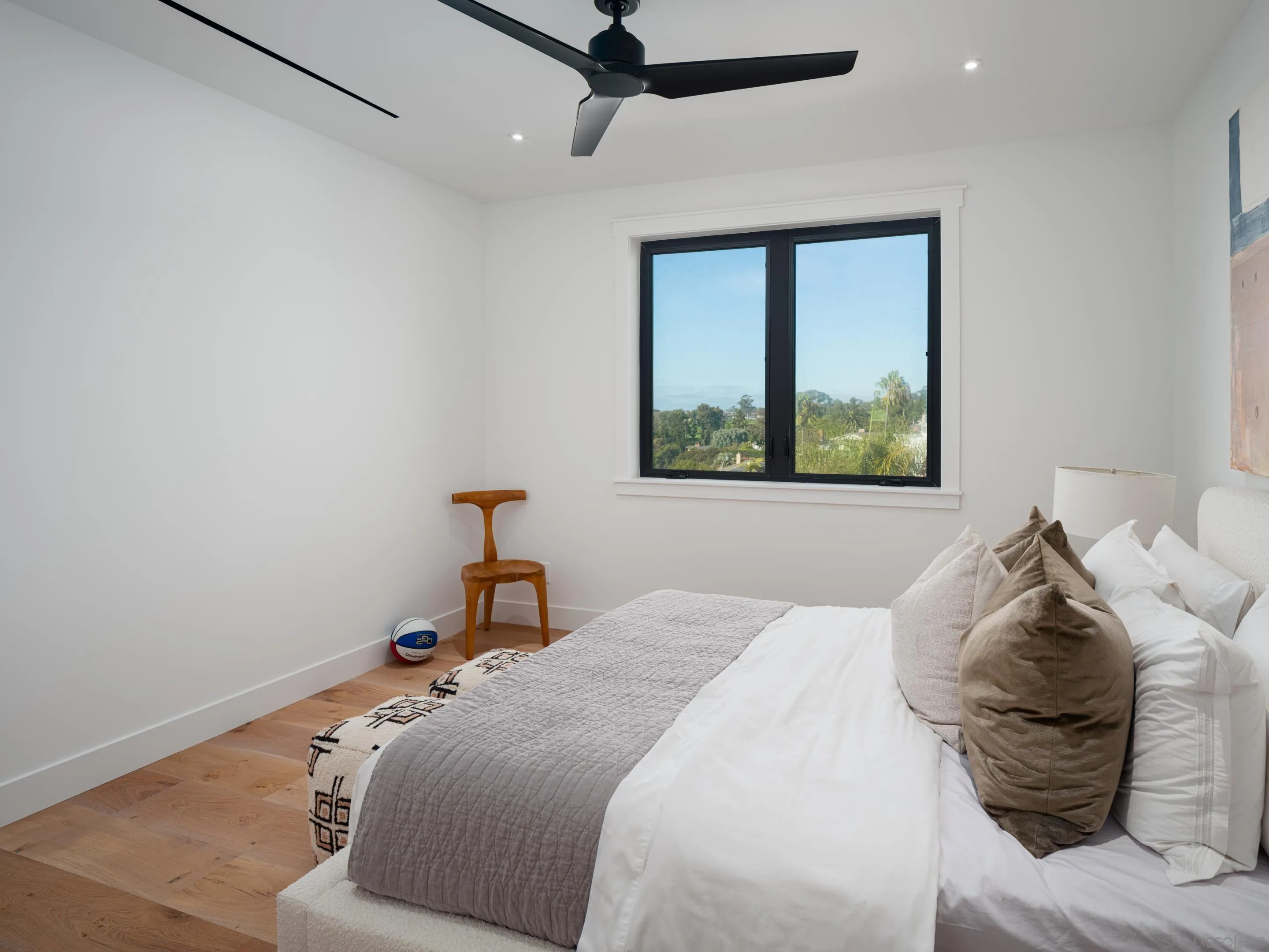 La Jolla, California 92037, United States, 6 Bedrooms Bedrooms, ,7 BathroomsBathrooms,Residential,Pending,36636