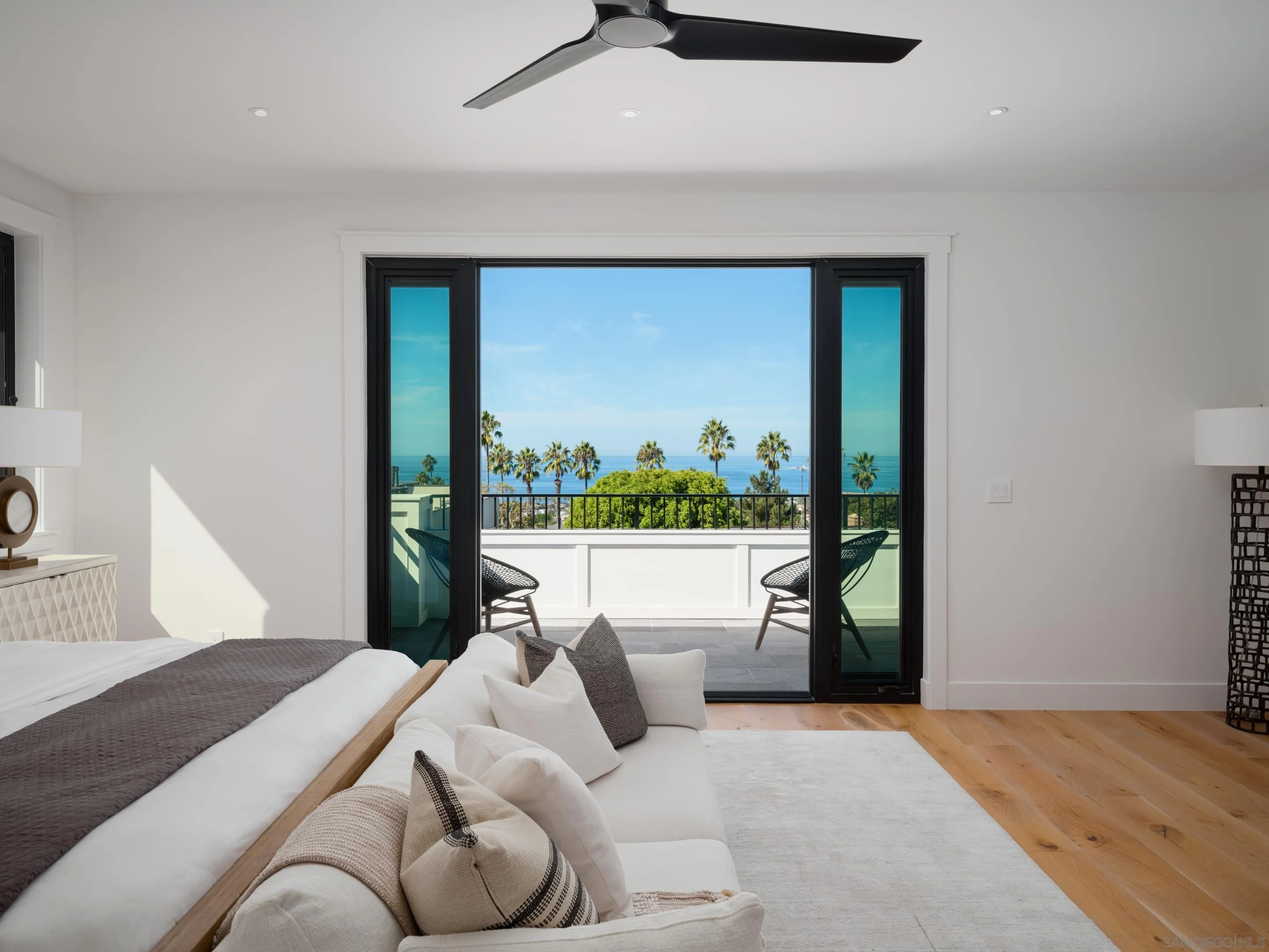 La Jolla, California 92037, United States, 6 Bedrooms Bedrooms, ,7 BathroomsBathrooms,Residential,Pending,36636