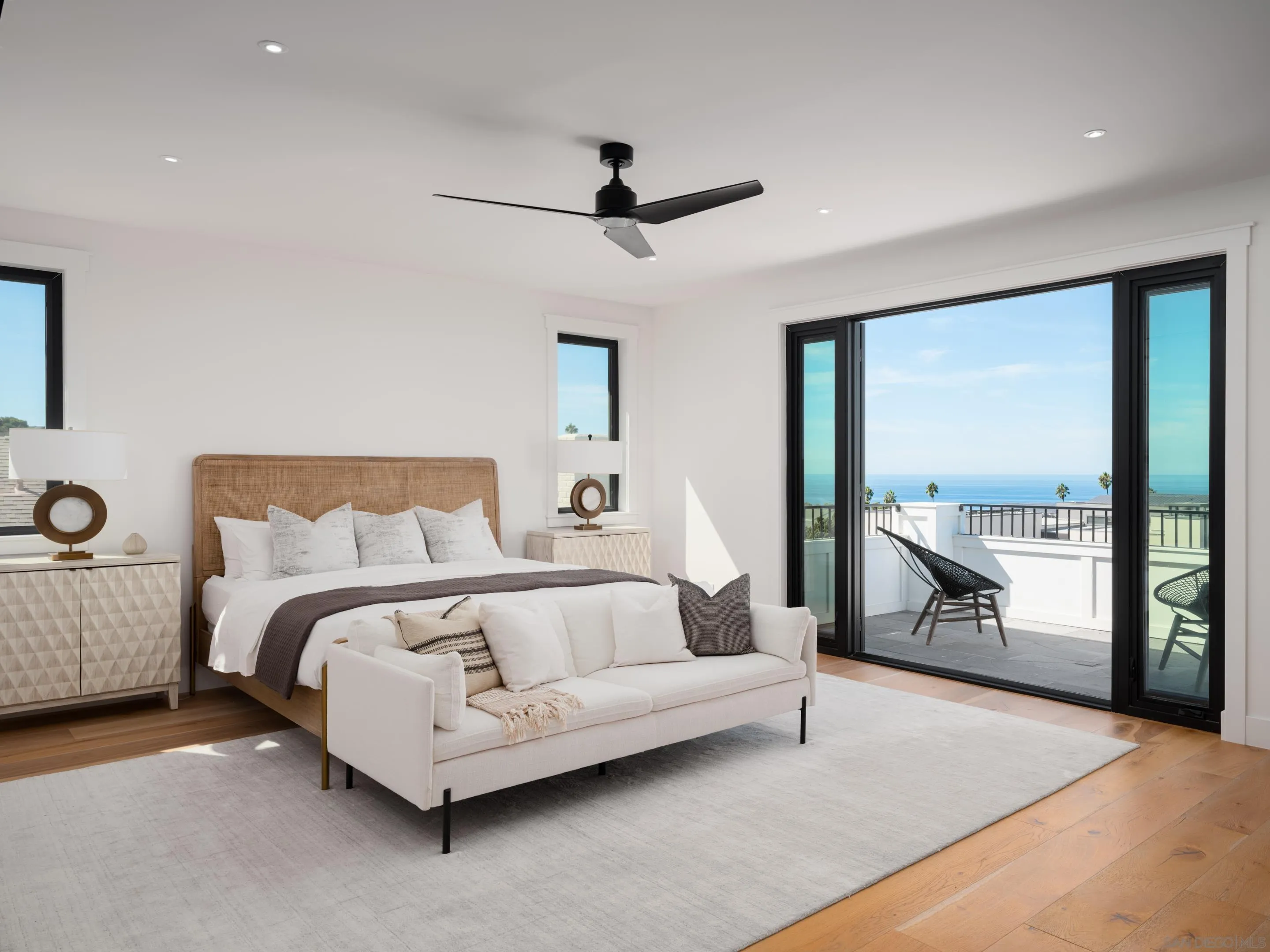 La Jolla, California 92037, United States, 6 Bedrooms Bedrooms, ,7 BathroomsBathrooms,Residential,Pending,36636