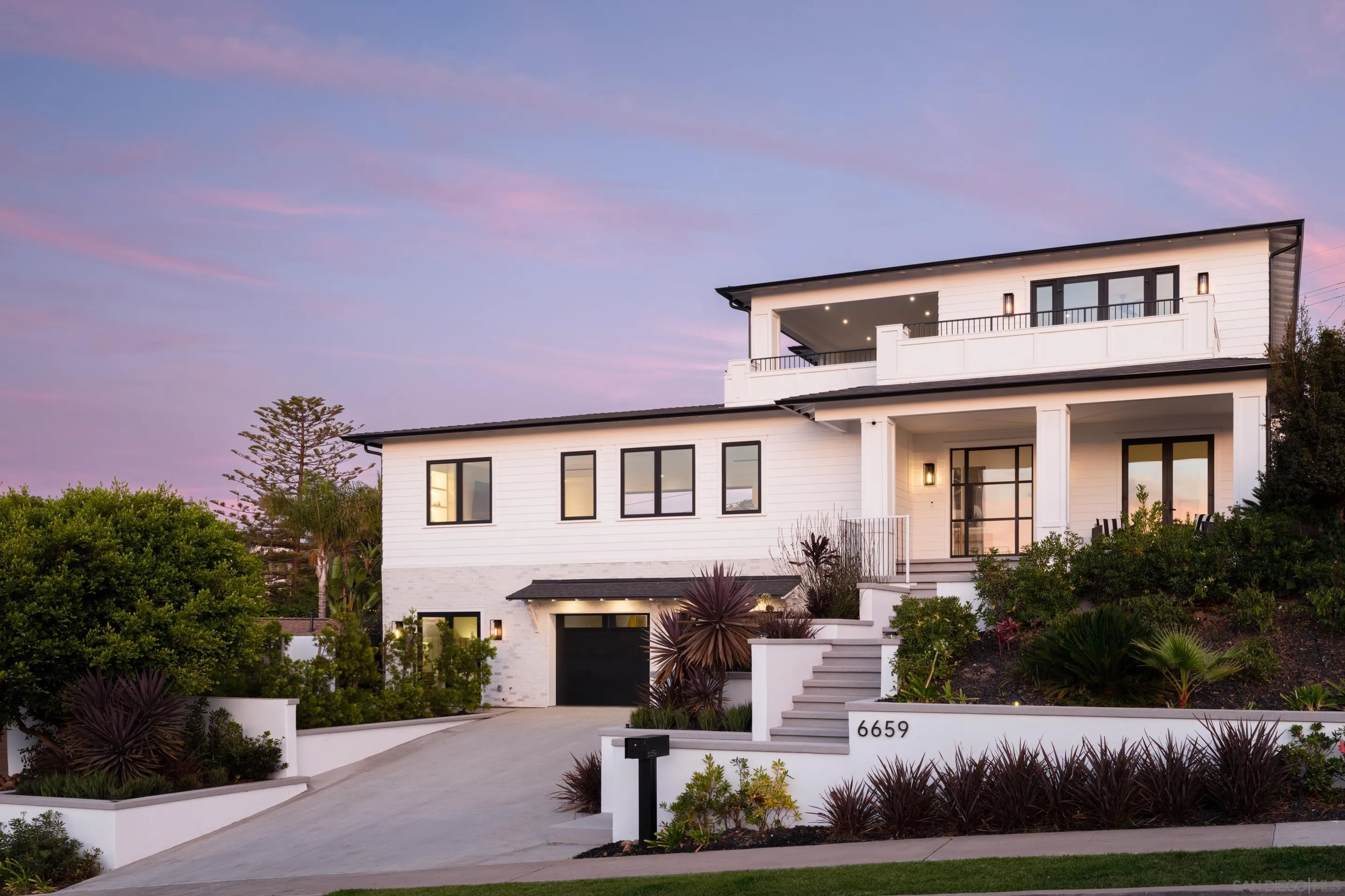 La Jolla, California 92037, United States, 6 Bedrooms Bedrooms, ,7 BathroomsBathrooms,Residential,Pending,36636