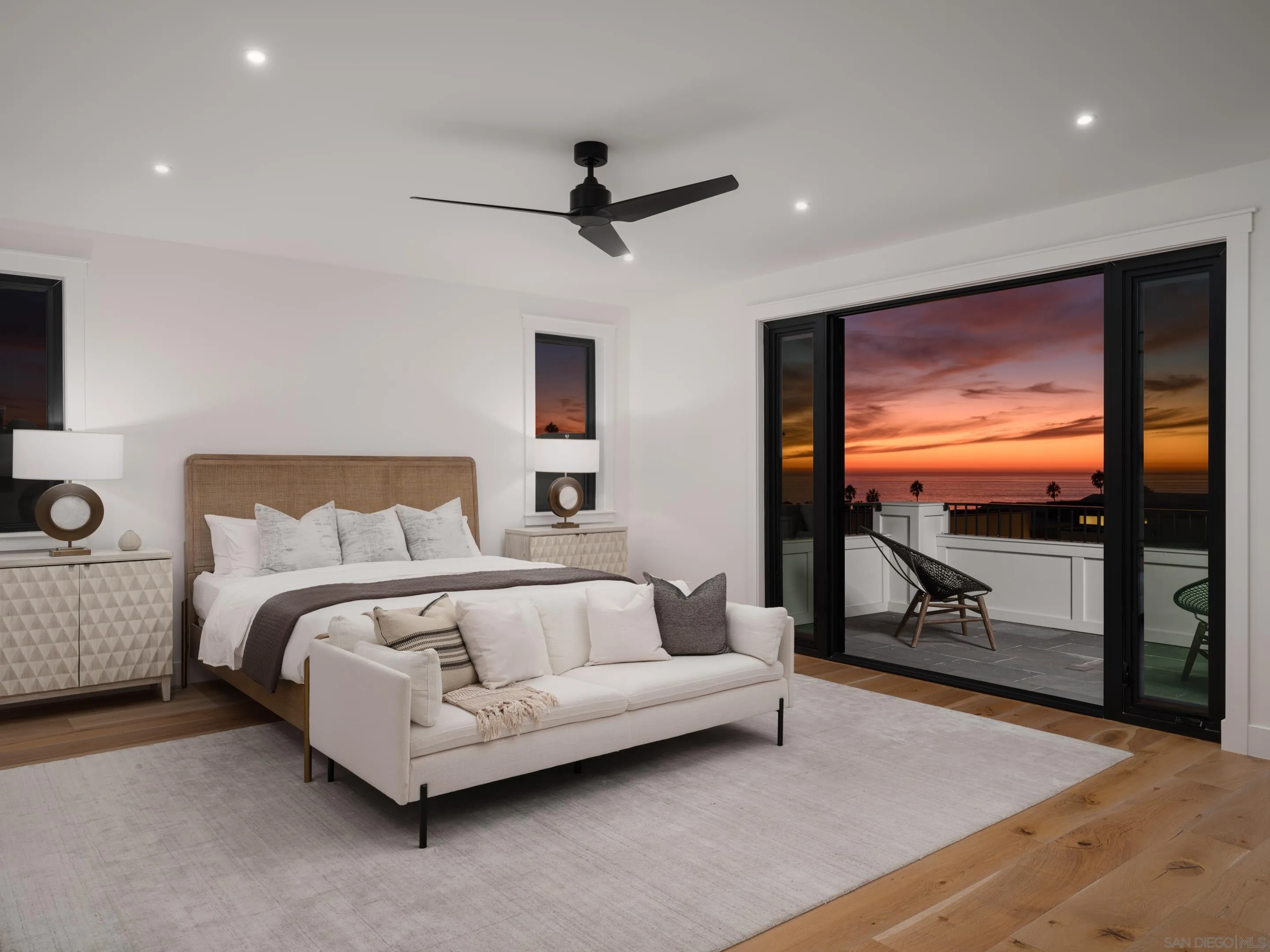 La Jolla, California 92037, United States, 6 Bedrooms Bedrooms, ,7 BathroomsBathrooms,Residential,Pending,36636