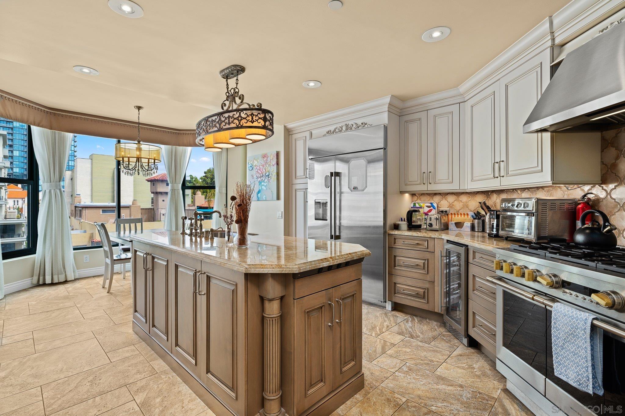 2500 6th Ave 501