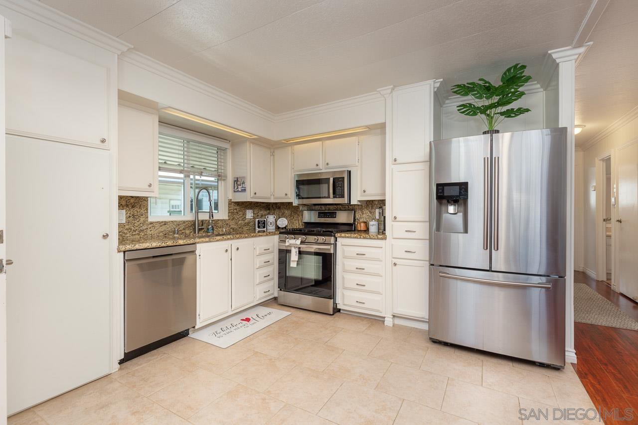 2280 E Valley Parkway East 75