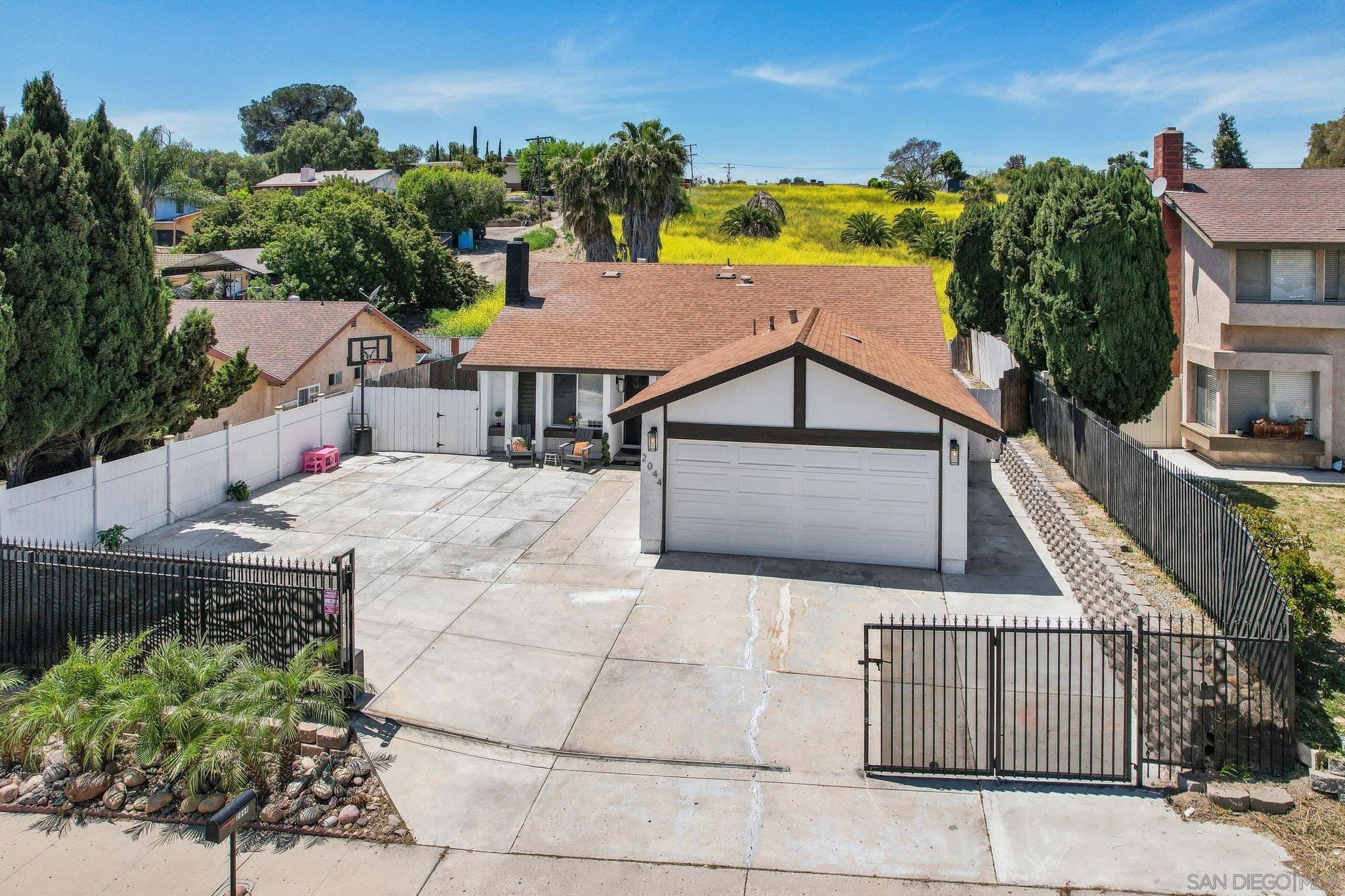 2044 Siegle Dr