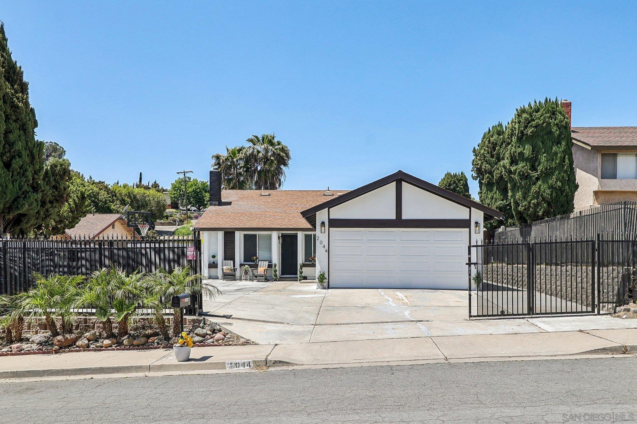 2044 Siegle Dr