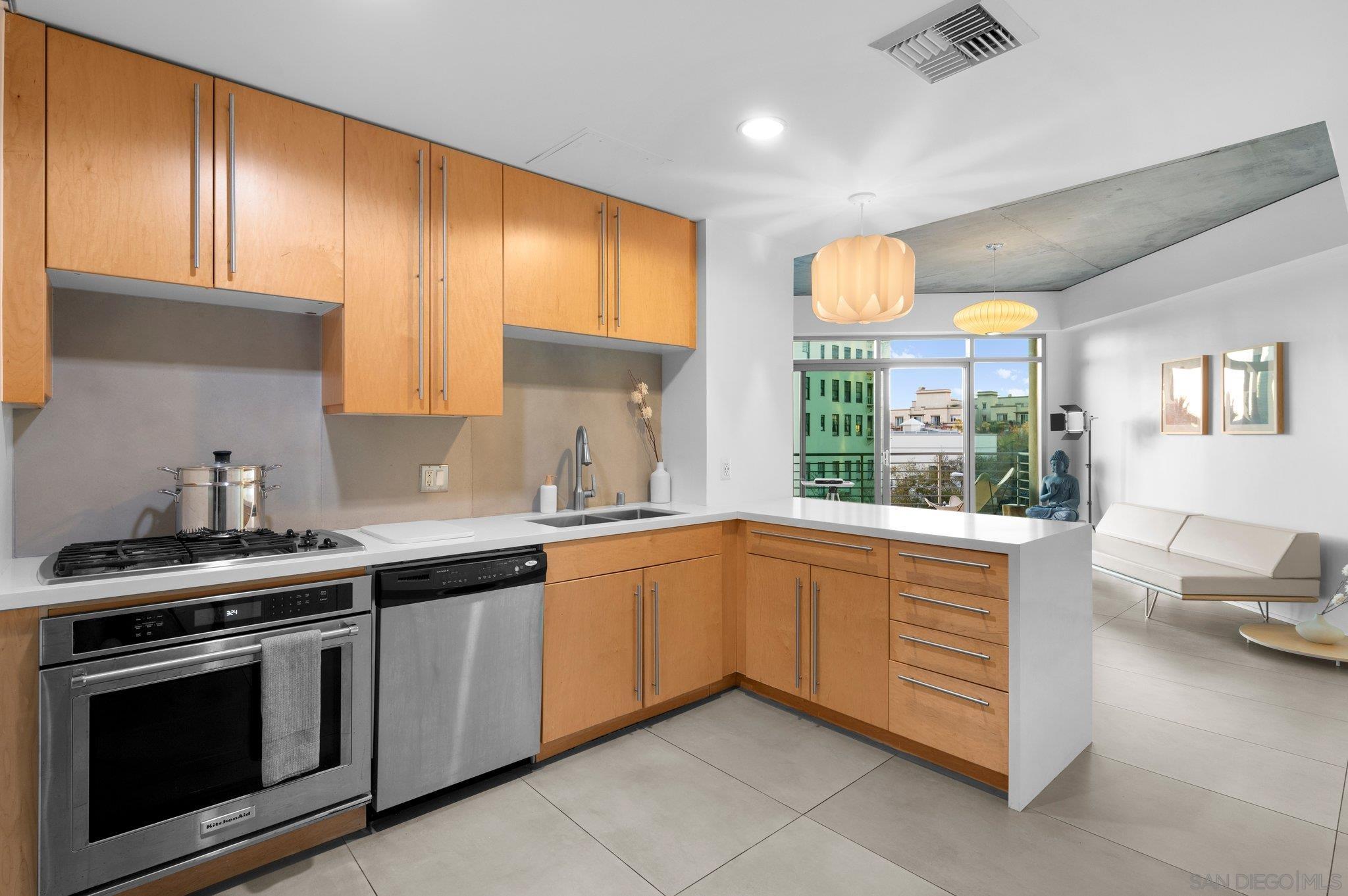 801 Ash St 405