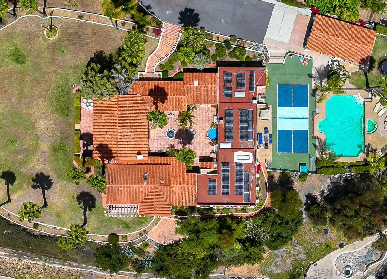 Bonita, California 91902, United States, 6 Bedrooms Bedrooms, ,7 BathroomsBathrooms,Residential,Active,132622