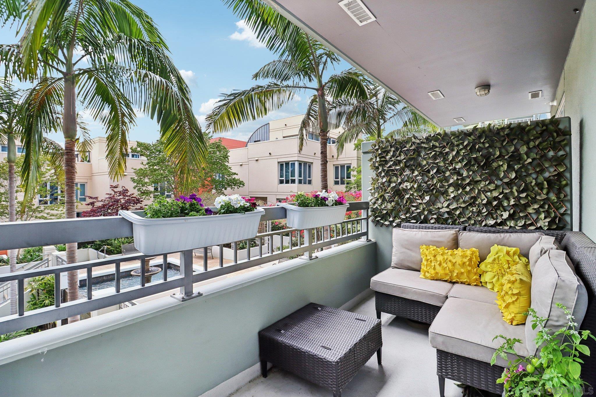 1580 Union St 205