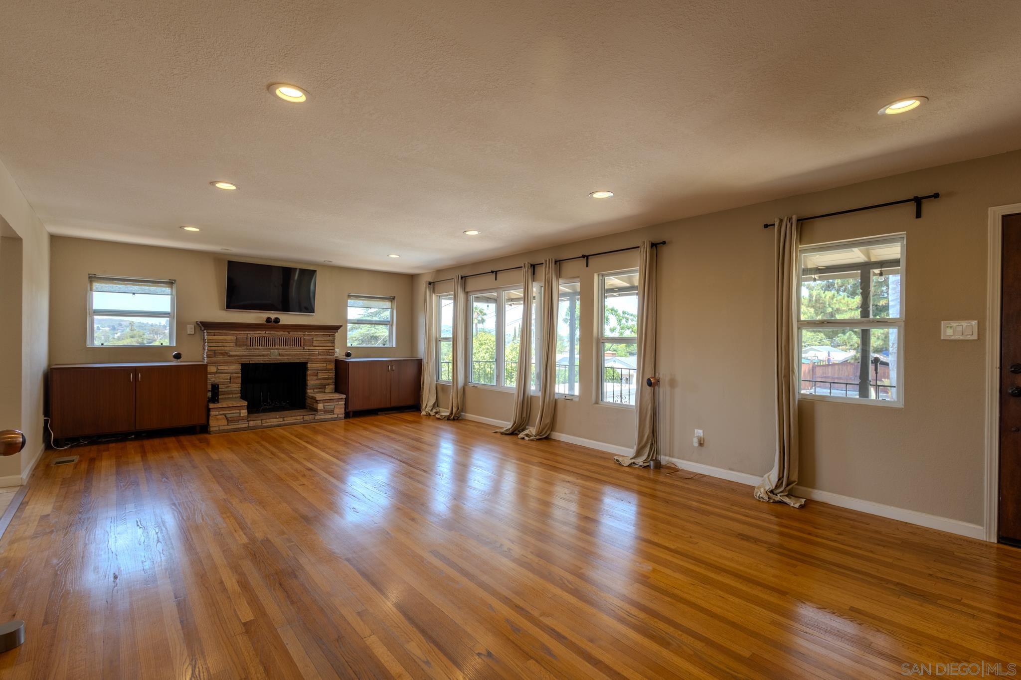 123 E 11th Ave.